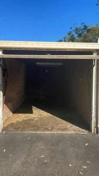 Garage For Rent