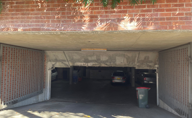 Parking, Garages And Car Spaces For Rent - Large Undercover Parking Space In Paddington