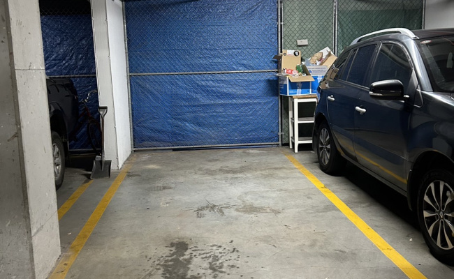 Parking, Garages And Car Spaces For Rent - Indoor Parking In Camperdown, Close To University Of Sydney And Cbd