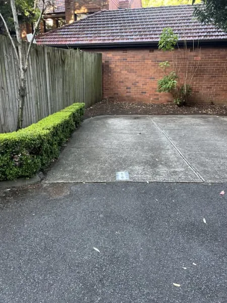 Car Space For Rent In Prime Location