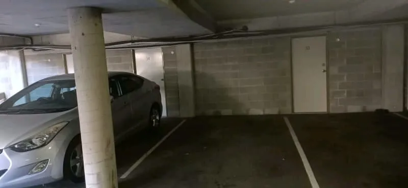Secured Car Parking With Remote Key/beaufort Street/ Free Bus Zone