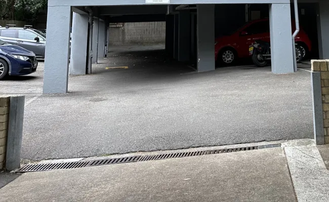 Parking Spaces For Rent - Great Location - Close To St Vincents Hospital - Only Vailable Until 22-september 2023