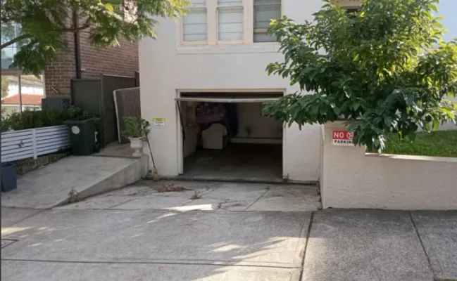 Parking For Rent - Neutral Bay - Secure Lock Up Garage Close To Bus Stops