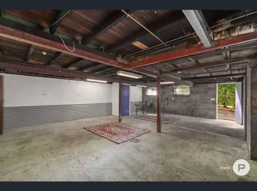 Garage And Workshop New Farm Near James Street-opening Suitable For Small Suv Or Sedan Garage And Workshop New Farm Near James Street-opening Suitable For Small Suv Or Sedan