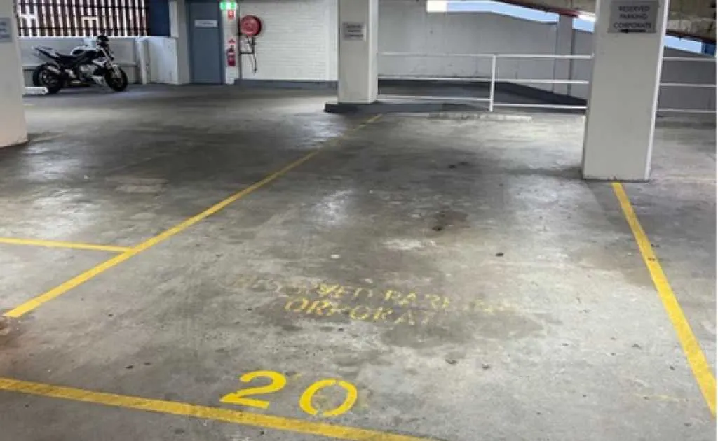 Parking For Rent - Larmont Hotel Building - Weekend Parking Only