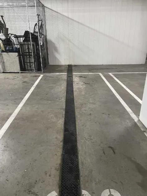 3 Minutes Walk To Train Station 3 Minutes Walk To Train Station