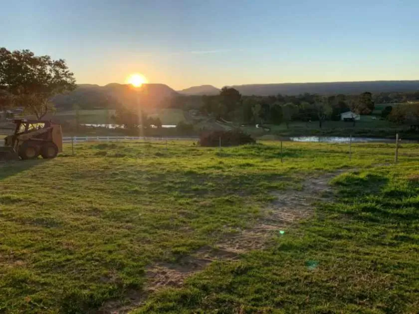 Parking For Rent - Paddock To Rent - Includes 2 X 20ft Shipping Containers As Storage Parking For Rent - Paddock To Rent - Includes 2 X 20ft Shipping Containers As Storage