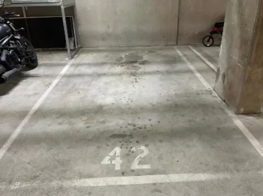 Parking For Rent - Great Parking Near Tram Station Parking For Rent - Great Parking Near Tram Station