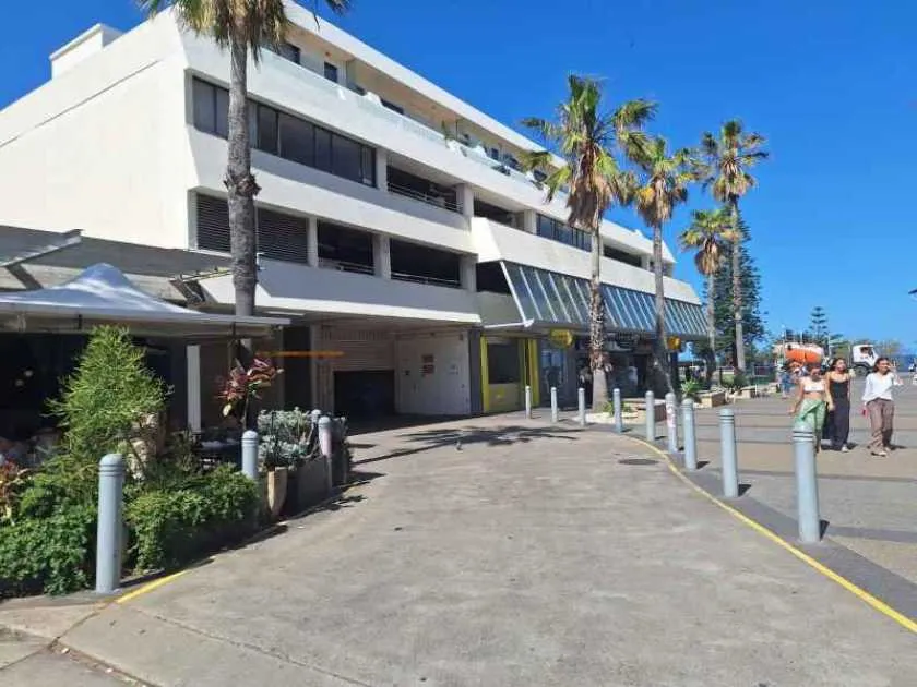 Secure Parking By The Beach - Bondi Beach